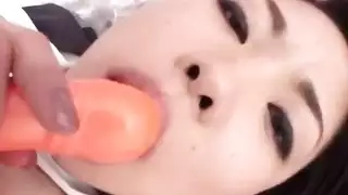 yui kumi هو معالج تدليك آسيوي مثير ومثير يعرف كيفية تلبية عملائها