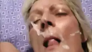 شقراء مطيعة تتعرض لشرج عنيف