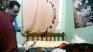 جيبها معايا