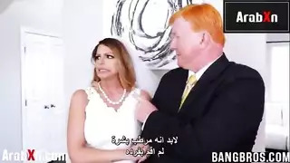بسبب اللعبه ينيك امه مترجم