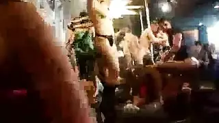 تابو المحارم: مباراة مصارعة أب وابنته إكس إكس إكس