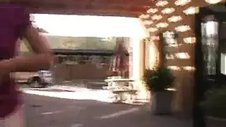 نافورة مني تتدفق من كسها المشدود