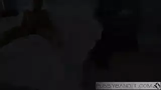 مساج زيتي شهواني يؤدي إلى نكش عرقي عنيف