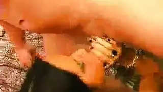جنس فموي قوي: شراميط تعبد كل سنتيمتر من الزب