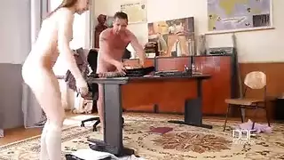 سكس حار مع الطالبة المثيرة و البروفيسور ينيكها و يذيقها زبه
