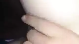 فتاه تلعب في كس زبونتها