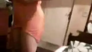 واحد عنده مصاري وبروح للي ما عنده يعطيه مصاري بيطلع مرته او اخته او حي الله حاتم من عنده ماهم مره