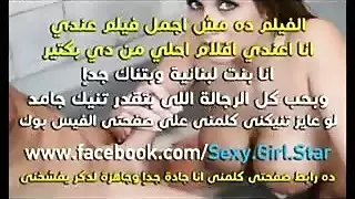 ربة منزل تشعر بالملل تأخذ قضيبين في خيانتها