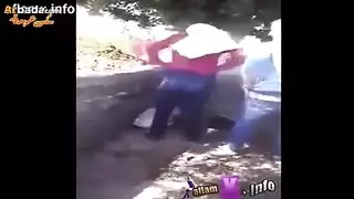 جنس عنيف في الحقل: ضرب ابنة عمي المستعدة بقوة