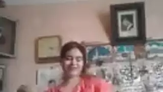مؤخرة هذه الراقصة تتوسل من أجل نكاح قوي