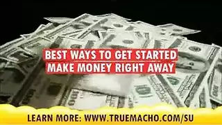 يدهن لها فتحة طيزها بالكريم وينيكها في طيزها بعمق