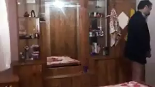 إباحي عربي خام: رجل أكبر ينيك بالغة شابة