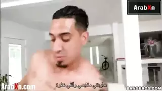 لواط في الخرابة صديقي يرضع زبي ويذوقه في طيزه