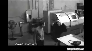 ام تقبل كس ابنتها