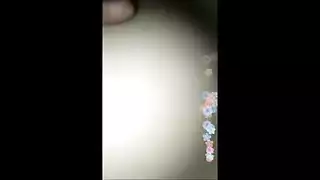 ممارسة الجنس في الحوض خلال استراحة غدائي