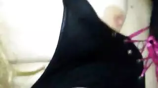 شقراء كبيرة المؤخرة تأخذ قضيب أسود صارخ طوال اليوم