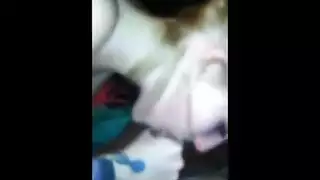 إباحية علنية: مراهقة شقراء لطيفة تحب الشرج في الخلاء