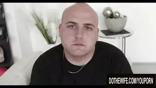 خيال الخنوثة: الزوجة تمارس الجنس مع رجل آخر أمامي
