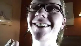 انقسام جليسه اطفال عاملة نظافة