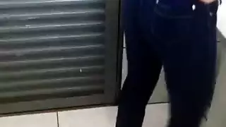 العربية: مص عميق للقضيب مع فتاة ترتدي اللاتكس