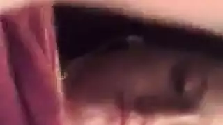 فتاة تمص اقدام صديقتها