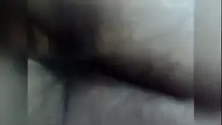 فلم خايف ينام لوحده راح مع خاله وزوجته فى الغرفه عندهم كان لسه عامل واحد معاها بس مش قادر عليها المنحرف المراهق خلاهم نامو وقام فرش زوجه خاله وهيجها ونام معاها متعها نيـييك