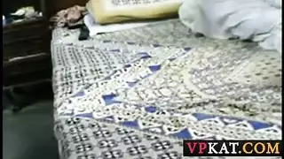 رجل مصري ناضج يمارس الجنس بقوة مع زوجته الشهوانية