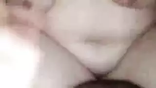 فتاة مصرية مثيرة تمص الزب بلعاب ثم تركبه كفتاة رعاة البقر