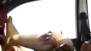 حرارة الصحراء: رحلة عاهرة وجنس عنيف في السيارة