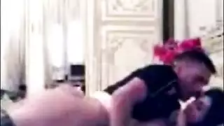 نيك عربي قاسي: سيطرة على مؤخرة العاهرة الضخمة