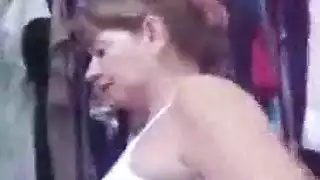 ممثلة إباحية مسيطرة تذلل الخصم بوضعية كلابية عنيفة