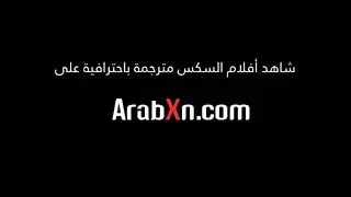 الأم تختبر أبنها