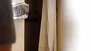 اختلاس النظر لحمام النساء