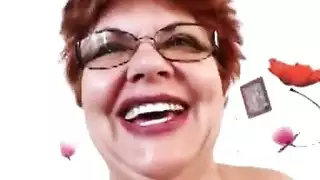 الجدة الساخنة مع صديقتها