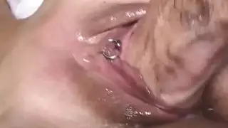 ميلف مشعرة تتعرض لتمديد شرجي في مشهد صريح