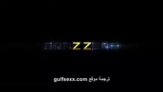 شاب ذو قضيب كبير يملأ فرج أم مثيرة جائعة