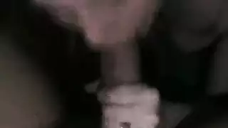 الأسود واليابانية صديق عن طريق الفم