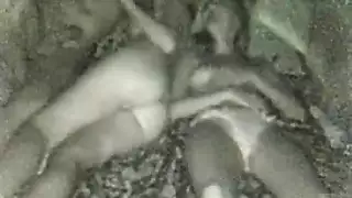 اكس خمس شباب على بنت واحده
