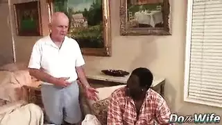 حفلة جنس جماعي عند المسبح مع المراهقة السمراء زوي فوكس