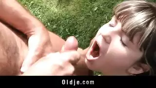 الشباب يجربون الجنس الشرجي الخشن في مشهد هاوي