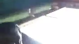 فم حاوية القمامة: خيال مص في متجر إكس إكس إكس مهجور