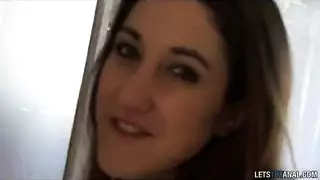 قدم لها القضيب الكبير بدافع الحب
