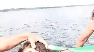 عربية ناضجة تأخذ شرج قوي وحقنة كريمية