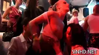 الآسيويةالجنسالشرجيالمجريعنطريقالفم