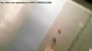 سودانيات حارقات مدخنات في فعل سحاقي صريح