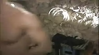 مص عميق ونيك بين الأثداء