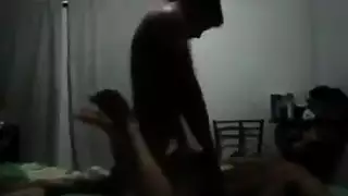 جنس فرنسي عنيف: جماع صريح وقذف داخلي