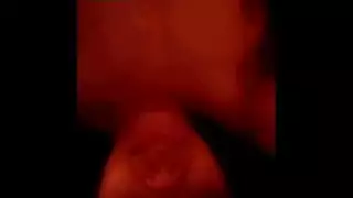 أم مصرية تدرب ابنتها الزوجة الصغيرة على الجنس