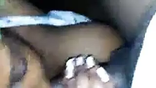 الكلبة الملابس الداخلية وراء الكواليس