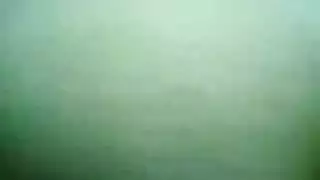 بنت تعري نفسها